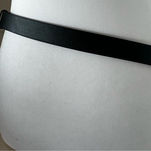 CHICO’S Heavy Silver Metal Embossed Leaf Chain And Black Leather Belt Size M/L - Picture 6 of 15